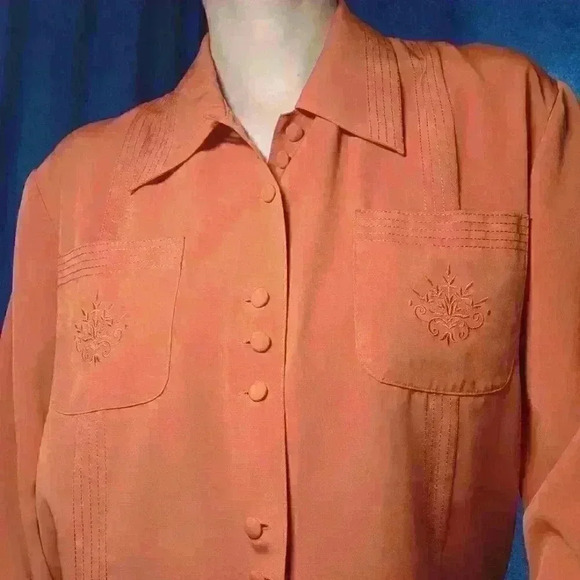 Vintage  80s orange puffy-sleeved embroidered button-up shirt with pointy collar - Picture 1 of 16